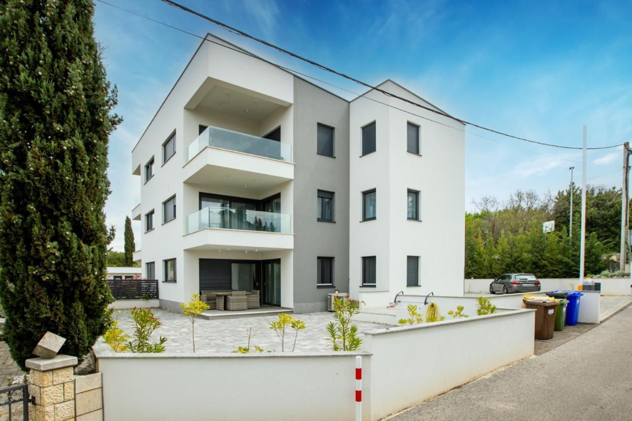 Muzini Apartment *